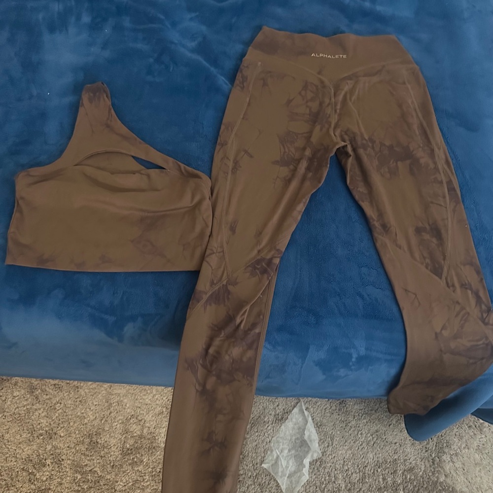 Alphalete set! Only worn 5 times!